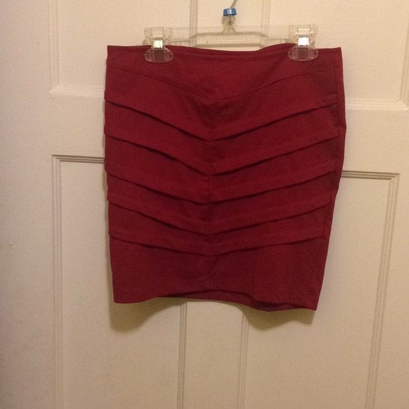 Fringe mini skirt only worn once - Picture 2 of 4
